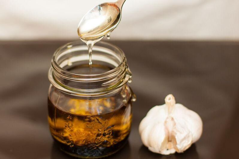 Una infusión de coñac con ajo que te ayudará a combatir los parásitos