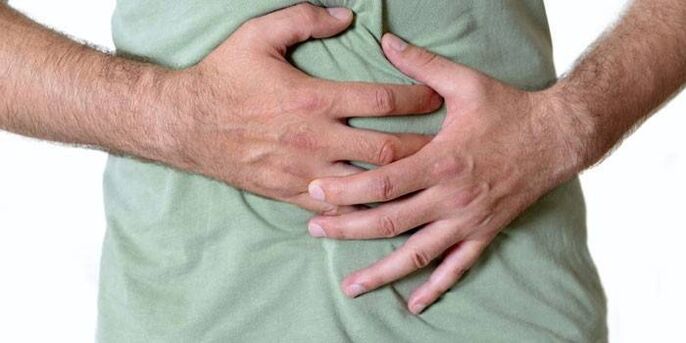 dolor abdominal debido a gusanos